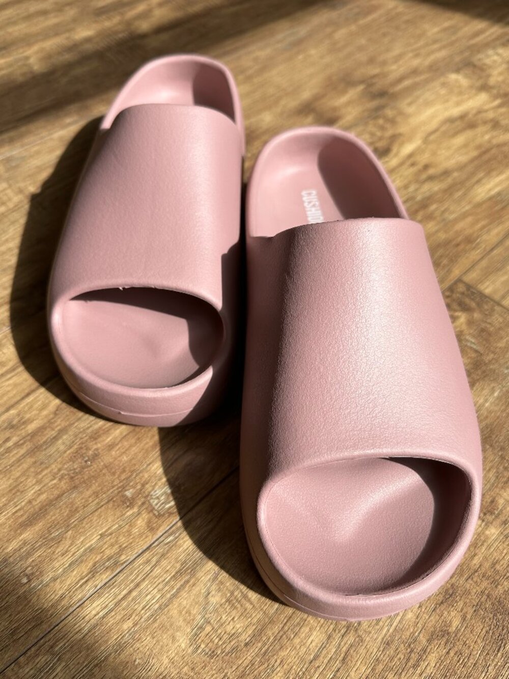 CUSHIONAIRE  Harrison platform slide sandal with +Comfort Women's Size 9